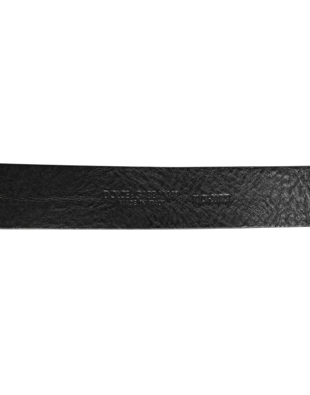 Ceinture en cuir noir classique avec boucle métallique et logo.