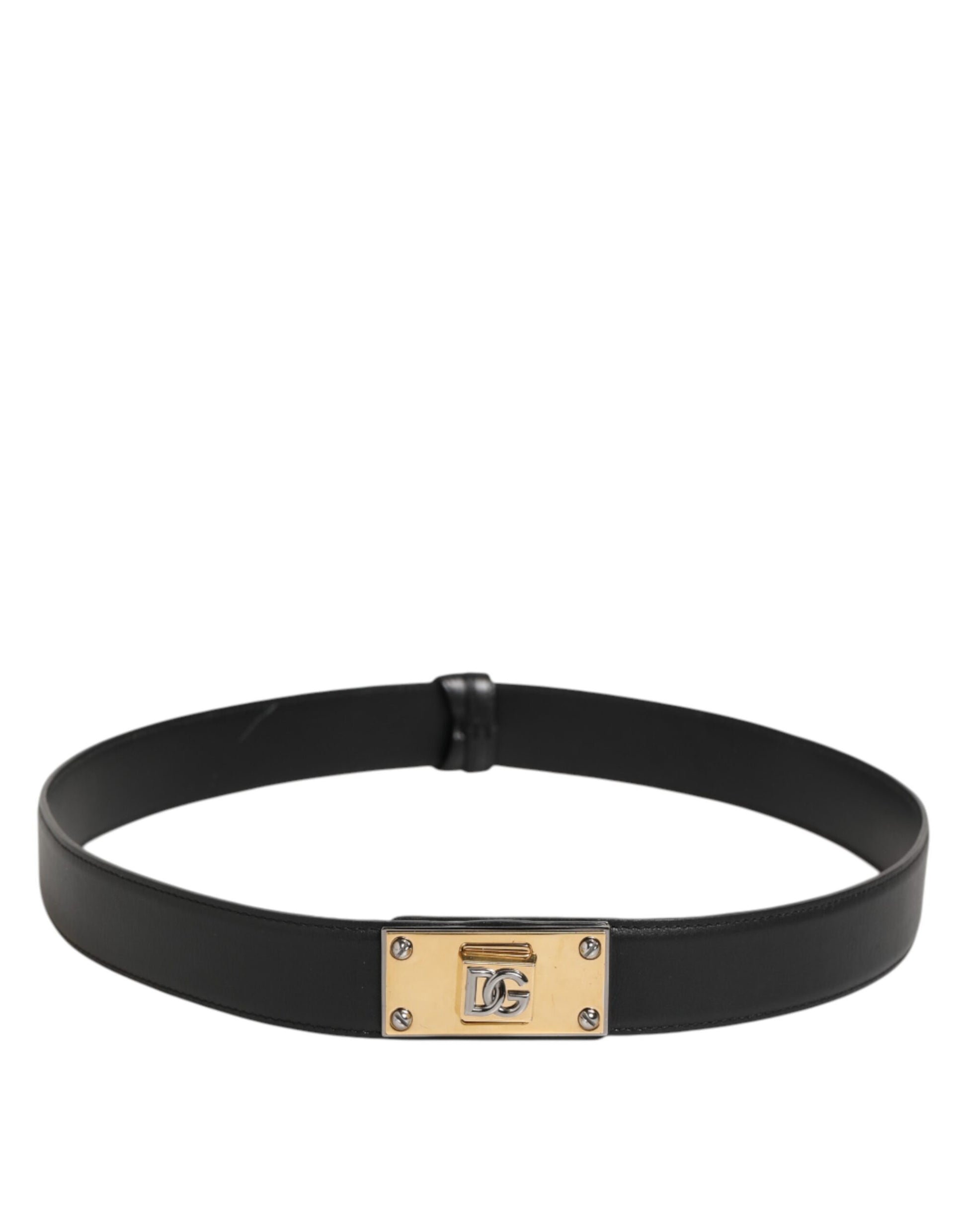 Ceinture en cuir noir classique avec boucle métallique et logo.