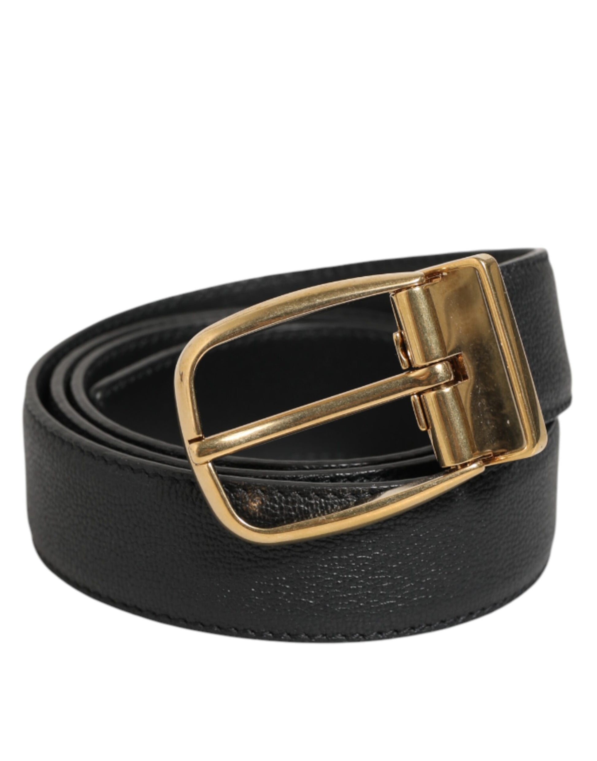 Ceinture en cuir noir classique avec boucle métallique et logo.